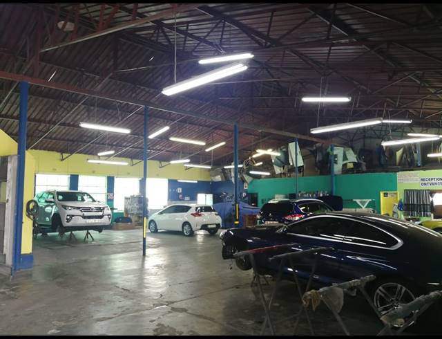 900M² WAREHOUSE FOR SALE IN BOLTONIA